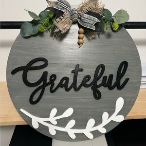 Gray and Black 'Grateful' Wall Decor